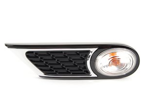 ES#2642067 - 63137321106 - JCW GP2 Side Turn Signal & Grille - White - Right - (NO LONGER AVAILABLE) - GP2 edition side vent section on the quarter panel - Genuine MINI - 