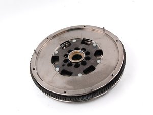 ES#1876871 - 022105266L - Dual Mass Flywheel - 240mm flywheel - LUK - Volkswagen