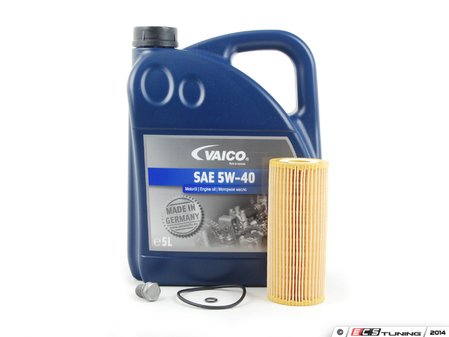 ES#2785069 - MK4TDIOILKT9 - Oil Service Kit - Includes Mann oil filter and Vaico 5w-40 oil - Assembled By ECS - Volkswagen