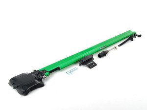 ES#1905621 - RM1024 - TieRod - Green - Sleek, low-profile bike rack designed to fit 100% of factory crossbars with minimal installation. Accommodates bikes with or without disc brakes. - Rocky Mounts - 