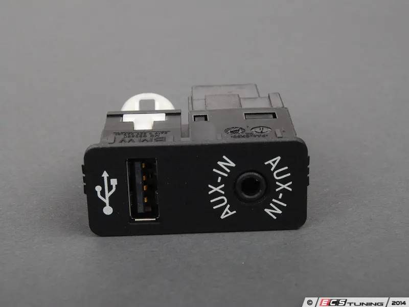 AUX Charging Port Module Socket - Replacement For 2013-2016 Chevrolet Malibu 25998272 | KURUMAGO Brand