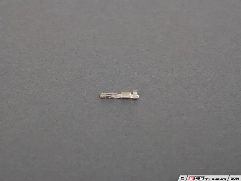 1305と7731ページ 自動車用部品:Sumitomo Wiring Systems, Ltd