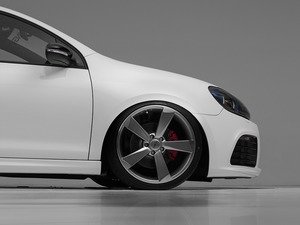 ES#5424691 - 628-9-23535-MK6 - 19" Alzor Style 628 Wheel and Tire Package - 235/35R19 - VW MK6 Golf/GTI/Golf R/Jetta - 19x8.5 ET35 5x112 57.1CB - Gloss Gunmetal/Machined Face - With your choice of tires mounted and balanced for an easy install! - Alzor - Volkswagen