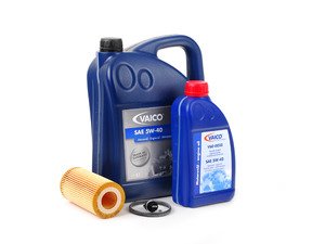 ES#2784957 - MK525T3KKT4 -  Oil Service Kit - With Magnetic Drain Plug - Includes Vaico oil, Mann filter, and ECS magnetic drain plug - Assembled By ECS - Volkswagen