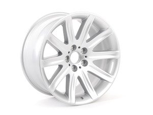 ES#2973046 - 36116753242KT1 - 19" Style 95 Wheels - Staggered Set Of Four - 19"x9" ET24 / 19x10" ET24 5x120 72.5mm CB. Set your vehicle apart from the crowd with a luxurious twist - Genuine BMW - BMW