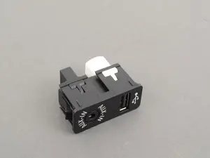 USB And Auxiliary Input Socket