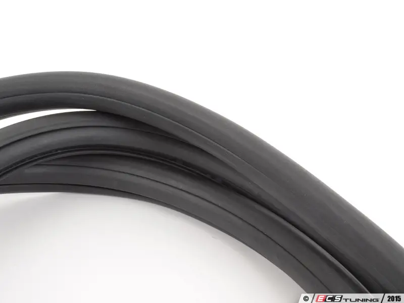 URO Parts Rear Window Seal - OE Replacement, EPDM Rubber, Vehicle Specific Fit - View #6