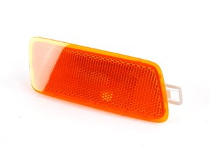 ES#7069 - 8P4945072A - Front Side Marker - Right - Located on the front bumper cover. Does not include bulb - Genuine Volkswagen Audi - Audi