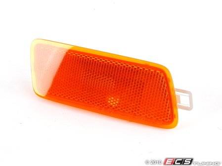 ES#7069 - 8P4945072A - Front Side Marker - Right - Located on the front bumper cover. Does not include bulb - Genuine Volkswagen Audi - Audi