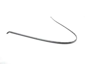 Upper windshield gasket