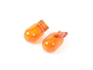 ES#2598587 - 7440A - Amber Turn Signal Bulb - Pair - Standard replacement 21w bulbs - Osram Sylvania - Volkswagen