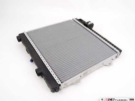 ES#213609 - 17112225592 - E30 M3 Radiator - Keep your engine running at the optimal temperature - Genuine BMW - BMW