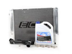  High Performance Aluminum Radiator with Silicone Radiator Hoses 