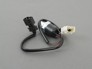 ES#2862721 - 64531390070 - A/C High Side Pressure Switch - Prevents excess pressure from building in the system. - Behr - BMW