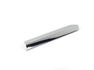 ES#2606551 - 3C88537642ZZ - Lower Grille Trim Ring Molding - Right Inner - Attaches to the fog light trim ring ring, bright chrome finish. - Genuine Volkswagen Audi - Volkswagen