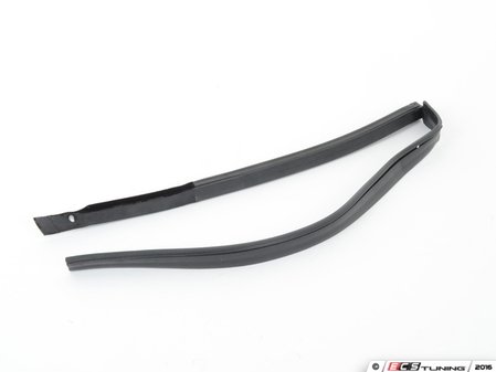 ES#2533737 - 1076900897 - Window Seal - Right Side - Seals Window To A-Pillar - URO - Mercedes Benz