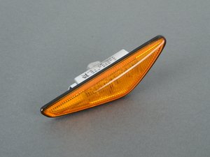 ES#173560 - 63136920686 - Amber Fender Side Marker - Right - Replace your damaged or burned out sidemarkers, with these factory amber side markers. - Genuine BMW - BMW