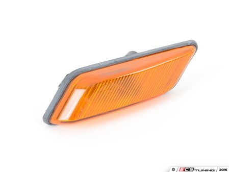 ES#173651 - 63138389536 - Amber Fender Side Marker - Right - OEM replacement for your weather faded fender side markers - Genuine BMW - BMW