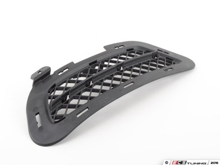 ES#264478 - 51117203798 - E89 Lower Front Bumper Grille - Right - Located in the lower front bumper - Genuine BMW - BMW