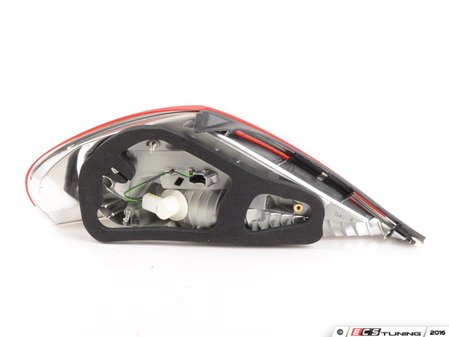 ES#174670 - 63217170978 - Tail Light - Right - Replace your cracked or broken tail light - Genuine BMW - BMW