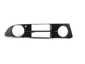 ES#74637 - 51117142056 - Bumper Fog Light Grille - Passenger (Right) - For models with Active Cruise(S541) - Genuine BMW - BMW