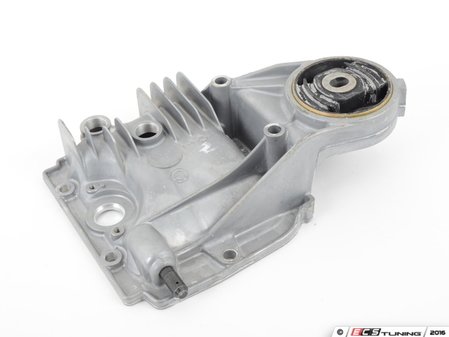 ES#55987 - 33111214001 - Differential Cover With Bushing - An easy solution for bushing replacement - Genuine BMW - BMW