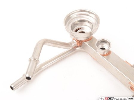 ES#33478 - 13531436468 - E39 Fuel Injection Rail - Includes fuel pressure regulator, does not include fuel injectors - Genuine BMW - BMW