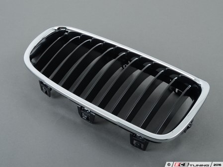 ES#2537346 - 51137255412 - F30 Kidney Grille - Right - Chrome BMW kidney grille - Genuine BMW - BMW