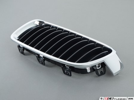 ES#2537345 - 51137255411 - F30 Kidney Grille - Left - Chrome BMW kidney grille - Genuine BMW - BMW