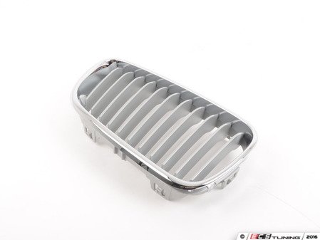 ES#2720117 - 51137295526 - F22 Grille - Right - Chrome outer with gray slats - Genuine BMW - BMW