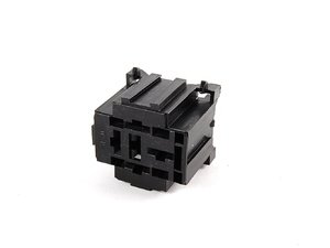 ES#164239 - 61131358831 - PLUG HSG - Genuine BMW - BMW