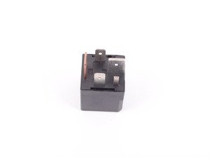ES#2898640 - 3D0951253A - Power Supply Relay/Starter Relay (J682) - Supplies battery voltage for engine start - Vemo - Audi Volkswagen