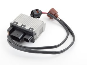 ES#2816318 - 8D0959501D - Auxiliary Fan Control Unit - Controls the actuation of the radiator fan - Hamburg Tech - Audi