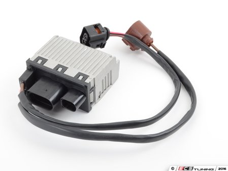 ES#2816318 - 8D0959501D - Auxiliary Fan Control Unit - Controls the actuation of the radiator fan - Hamburg Tech - Audi