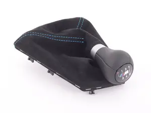 Shift knob with boot