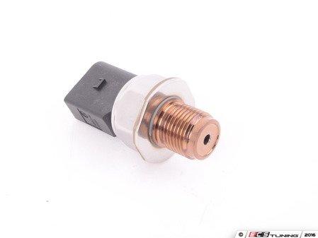 ES#2563441 - 05A906051 - Fuel Pressure Sensor - Located on the left fuel rail - Genuine Volkswagen Audi - Volkswagen