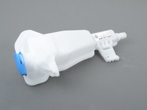 ES#2744007 - 5Q0955453AK - Washer Reservoir - Upper - 1.8L capacity replacement washer fluid reservoir - Genuine Volkswagen Audi - Volkswagen