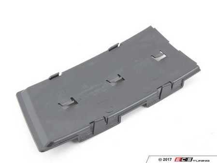 ES#437881 - 8E0807152A01C - Grille Block Off Plate - Right - Covers the open area left by the bumper - Genuine Volkswagen Audi - Audi