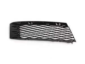 ES#74751 - 51117175312 - Bumper Grille - Right - Black. Located on the lower right portion of the front bumper - Genuine BMW - BMW