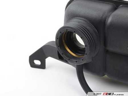 ES#2738318 - 2205000049 - Coolant Expansion Tank - Replace Your Leaking Coolant Expansion Tank - Mahle-Behr - Mercedes Benz