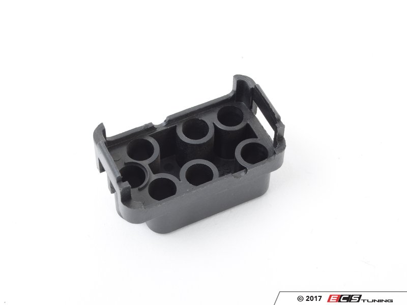Genuine Mercedes Benz - 0008212626 - CONNECTOR