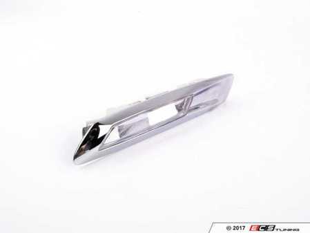 ES#1904181 - 63137154168 - F10 Front Side Marker - Right - A Genuine BMW side marker with the chrome trim and clear lens. - Genuine BMW - BMW