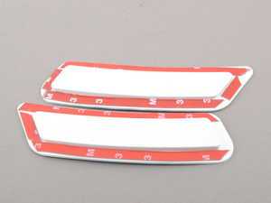 ES#3420894 - BM-0993-300 - Painted Front Bumper Reflectors - Alpine White - Clean up your M front bumper with paint matched reflectors - AUTOTECKNIC - BMW