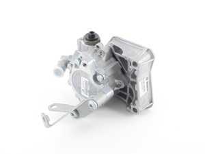 ES#3111670 - 32412229679BOSKT - Power Steering Pump - Includes a $130.00 refundable core charge - Bosch - BMW